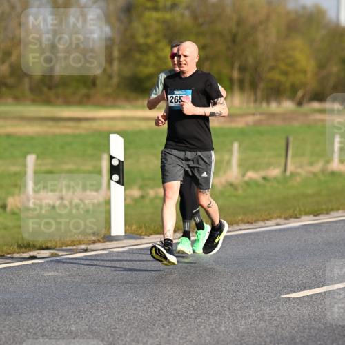 12.04.2026 - 45. Internationalen Wilhelmsburger Insellauf Dr. Thomas Lammeyer http://msf.ph/oto/9431757 12.04.2026 09:12:47 Laufen 265, 46 meine-sportfotos.de