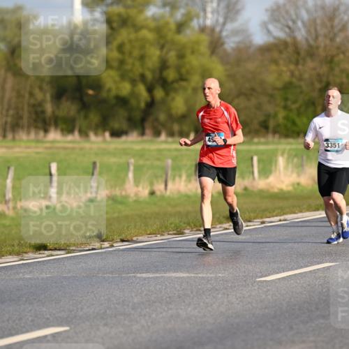 12.04.2026 - 45. Internationalen Wilhelmsburger Insellauf Dr. Thomas Lammeyer http://msf.ph/oto/9431767 12.04.2026 09:12:51 Laufen 45, 3351, 3561 meine-sportfotos.de