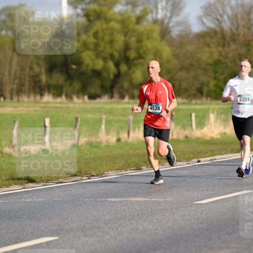 12.04.2026 - 45. Internationalen Wilhelmsburger Insellauf Dr. Thomas Lammeyer http://msf.ph/oto/9431768 12.04.2026 09:12:51 Laufen 3351, 3561, 4528 meine-sportfotos.de