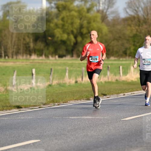 12.04.2026 - 45. Internationalen Wilhelmsburger Insellauf Dr. Thomas Lammeyer http://msf.ph/oto/9431769 12.04.2026 09:12:51 Laufen 4528, 3351, 3561 meine-sportfotos.de
