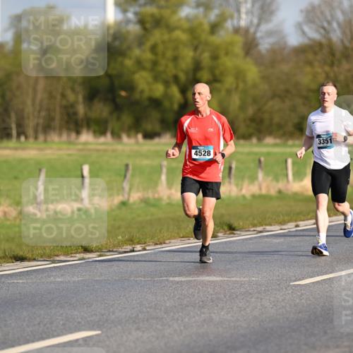 12.04.2026 - 45. Internationalen Wilhelmsburger Insellauf Dr. Thomas Lammeyer http://msf.ph/oto/9431771 12.04.2026 09:12:51 Laufen 4528, 3351, 3561 meine-sportfotos.de
