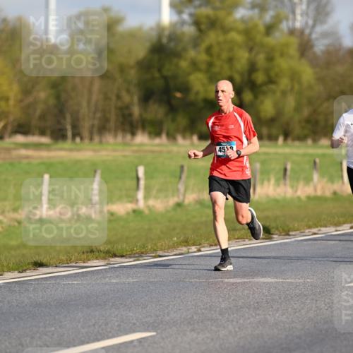 12.04.2026 - 45. Internationalen Wilhelmsburger Insellauf Dr. Thomas Lammeyer http://msf.ph/oto/9431773 12.04.2026 09:12:52 Laufen 45, 3351, 3561 meine-sportfotos.de