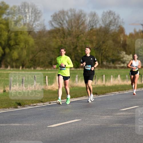 12.04.2026 - 45. Internationalen Wilhelmsburger Insellauf Dr. Thomas Lammeyer http://msf.ph/oto/9431814 12.04.2026 09:13:00 Laufen 5645, 4460 meine-sportfotos.de