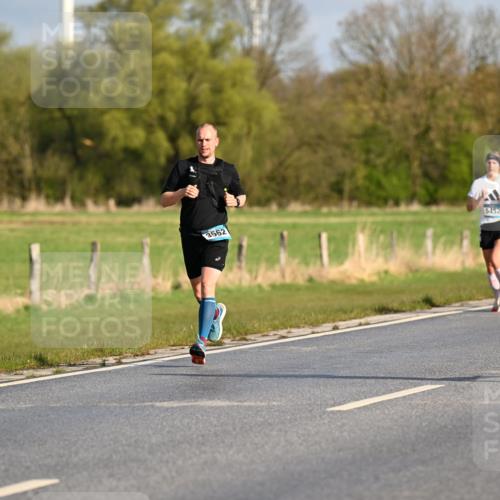 12.04.2026 - 45. Internationalen Wilhelmsburger Insellauf Dr. Thomas Lammeyer http://msf.ph/oto/9431873 12.04.2026 09:13:14 Laufen 3562, 5452, 2813 meine-sportfotos.de
