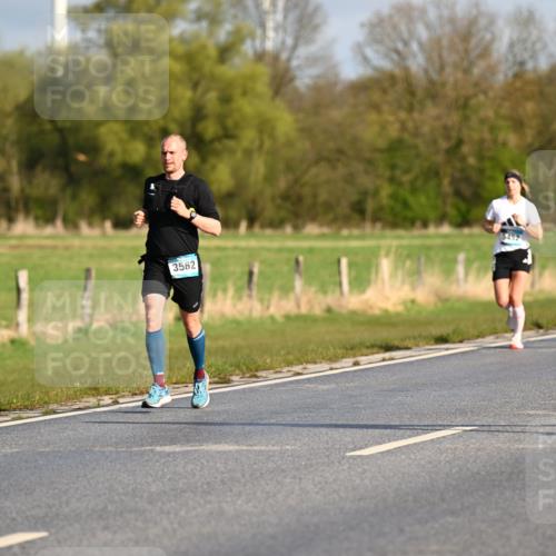 12.04.2026 - 45. Internationalen Wilhelmsburger Insellauf Dr. Thomas Lammeyer http://msf.ph/oto/9431875 12.04.2026 09:13:14 Laufen 3562, 5452, 3813 meine-sportfotos.de