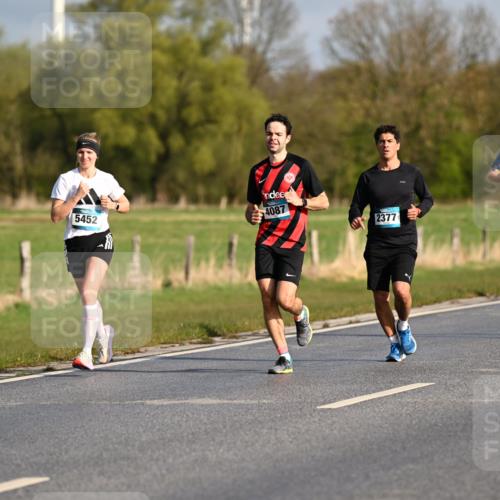 12.04.2026 - 45. Internationalen Wilhelmsburger Insellauf Dr. Thomas Lammeyer http://msf.ph/oto/9431895 12.04.2026 09:13:18 Laufen 5452, 4087, 2377, 3047 meine-sportfotos.de