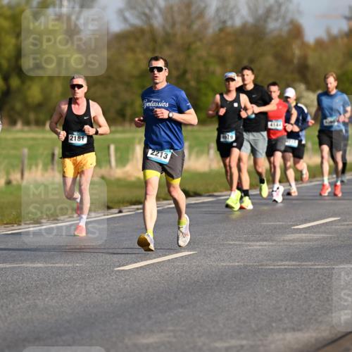 12.04.2026 - 45. Internationalen Wilhelmsburger Insellauf Dr. Thomas Lammeyer http://msf.ph/oto/9431931 12.04.2026 09:13:24 Laufen 2181, 4075, 2213, 4979, 4144, 3355 meine-sportfotos.de