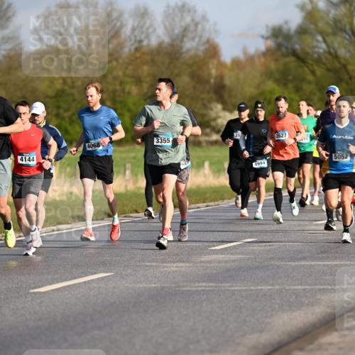 12.04.2026 - 45. Internationalen Wilhelmsburger Insellauf Dr. Thomas Lammeyer http://msf.ph/oto/9431946 12.04.2026 09:13:27 Laufen 4068, 3355, 28, 2627, 015, 4144, 4979, 4994, 5685, 4190, 5052 meine-sportfotos.de
