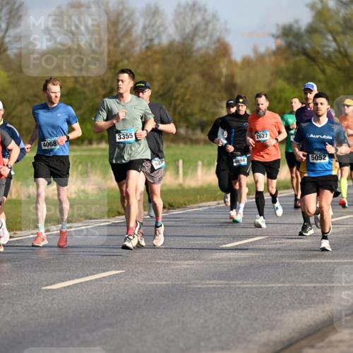 12.04.2026 - 45. Internationalen Wilhelmsburger Insellauf Dr. Thomas Lammeyer http://msf.ph/oto/9431951 12.04.2026 09:13:27 Laufen 19, 1975, 4144, 4068, 3355, 4994, 2627, 5685, 5052 meine-sportfotos.de