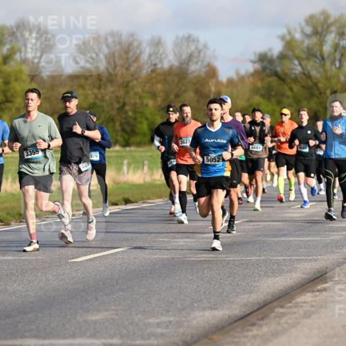 12.04.2026 - 45. Internationalen Wilhelmsburger Insellauf Dr. Thomas Lammeyer http://msf.ph/oto/9431957 12.04.2026 09:13:29 Laufen 13, 2627, 4068, 3355, 979, 5603, 5685, 5052 meine-sportfotos.de