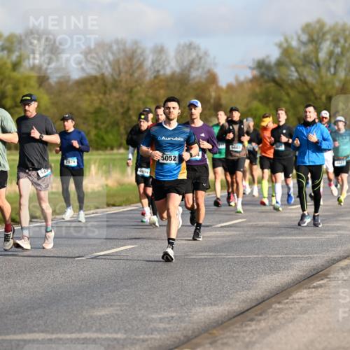 12.04.2026 - 45. Internationalen Wilhelmsburger Insellauf Dr. Thomas Lammeyer http://msf.ph/oto/9431958 12.04.2026 09:13:29 Laufen 4068, 3355, 2979, 129, 4994, 5052, 5603 meine-sportfotos.de