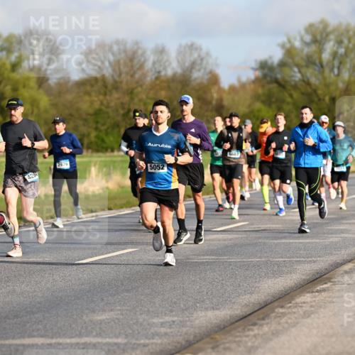 12.04.2026 - 45. Internationalen Wilhelmsburger Insellauf Dr. Thomas Lammeyer http://msf.ph/oto/9431959 12.04.2026 09:13:29 Laufen 4068, 3355, 4294, 2979, 5052, 5607 meine-sportfotos.de