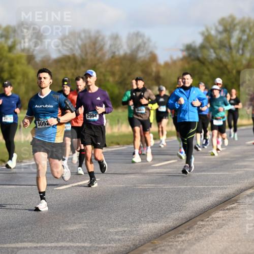 12.04.2026 - 45. Internationalen Wilhelmsburger Insellauf Dr. Thomas Lammeyer http://msf.ph/oto/9431964 12.04.2026 09:13:30 Laufen 429, 5052, 2994 meine-sportfotos.de