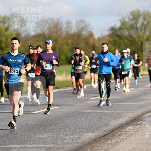 12.04.2026 - 45. Internationalen Wilhelmsburger Insellauf Dr. Thomas Lammeyer http://msf.ph/oto/9431966 12.04.2026 09:13:31 Laufen 294, 1879, 5052, 2994 meine-sportfotos.de
