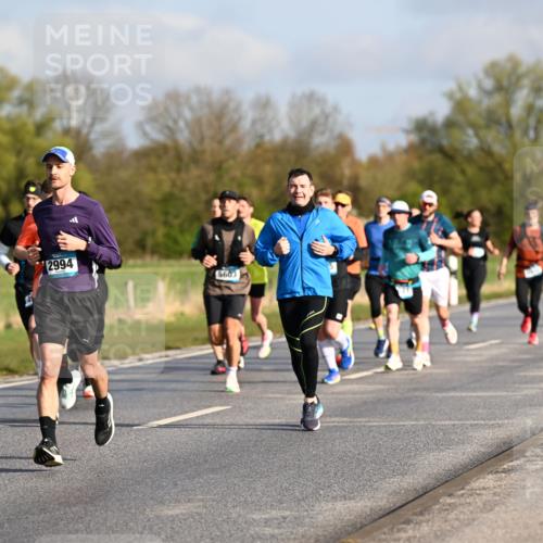12.04.2026 - 45. Internationalen Wilhelmsburger Insellauf Dr. Thomas Lammeyer http://msf.ph/oto/9431970 12.04.2026 09:13:32 Laufen 2979, 2994, 5603 meine-sportfotos.de