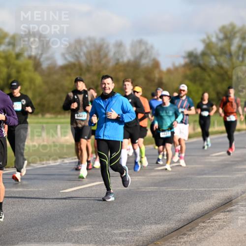 12.04.2026 - 45. Internationalen Wilhelmsburger Insellauf Dr. Thomas Lammeyer http://msf.ph/oto/9431974 12.04.2026 09:13:32 Laufen 2994, 351, 5603 meine-sportfotos.de