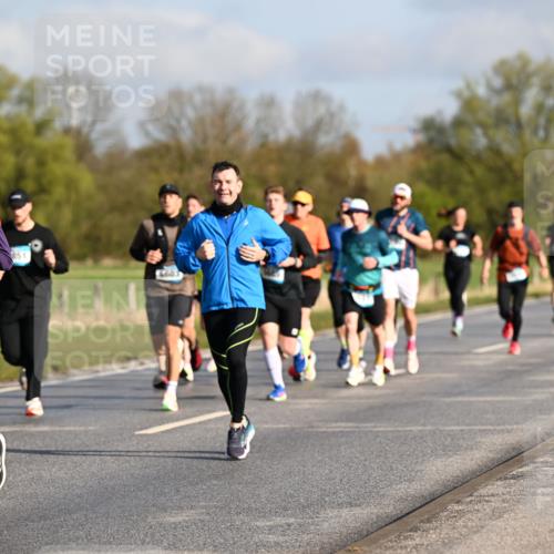 12.04.2026 - 45. Internationalen Wilhelmsburger Insellauf Dr. Thomas Lammeyer http://msf.ph/oto/9431975 12.04.2026 09:13:32 Laufen 2994, 851, 6603 meine-sportfotos.de