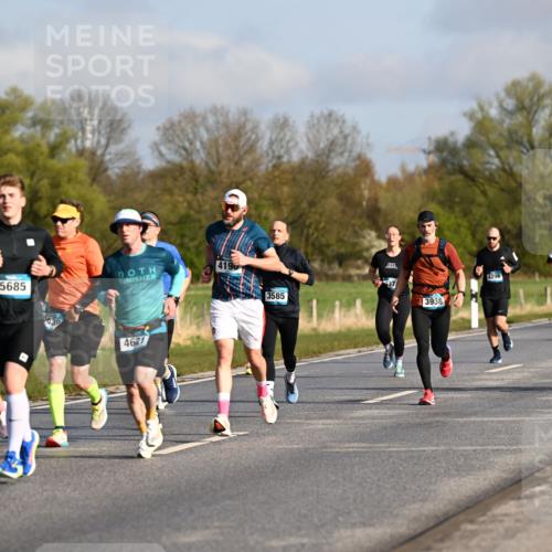12.04.2026 - 45. Internationalen Wilhelmsburger Insellauf Dr. Thomas Lammeyer http://msf.ph/oto/9431988 12.04.2026 09:13:35 Laufen 58, 5685, 4190, 603, 2028, 3815, 3585, 4621, 37, 3958, 4296 meine-sportfotos.de