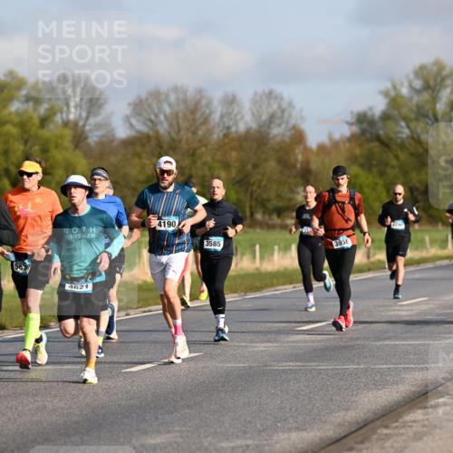 12.04.2026 - 45. Internationalen Wilhelmsburger Insellauf Dr. Thomas Lammeyer http://msf.ph/oto/9431989 12.04.2026 09:13:35 Laufen 3815, 5685, 2025, 4190, 3585, 4621, 1876, 3958 meine-sportfotos.de