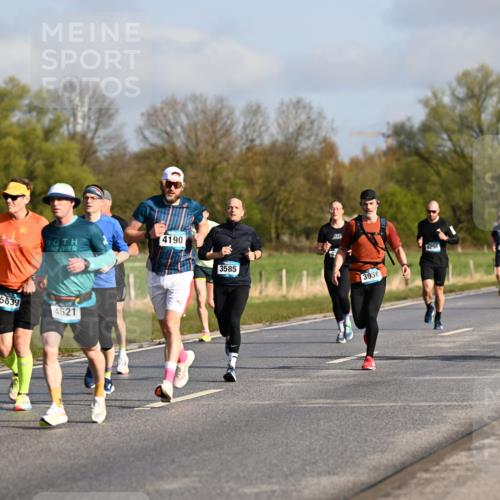 12.04.2026 - 45. Internationalen Wilhelmsburger Insellauf Dr. Thomas Lammeyer http://msf.ph/oto/9431990 12.04.2026 09:13:35 Laufen 5685, 3815, 4190, 5639, 4621, 3585, 3958, 4296 meine-sportfotos.de