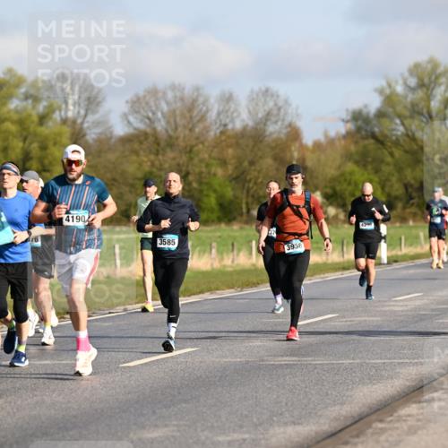 12.04.2026 - 45. Internationalen Wilhelmsburger Insellauf Dr. Thomas Lammeyer http://msf.ph/oto/9431995 12.04.2026 09:13:36 Laufen 5639, 4621, 76, 4190, 3585, 3958, 4296 meine-sportfotos.de