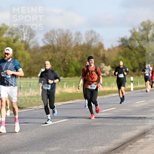 12.04.2026 - 45. Internationalen Wilhelmsburger Insellauf Dr. Thomas Lammeyer http://msf.ph/oto/9431997 12.04.2026 09:13:36 Laufen 76, 419, 3958, 3585, 4296 meine-sportfotos.de