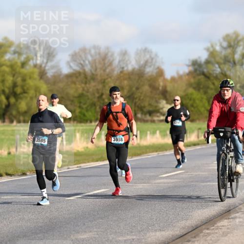 12.04.2026 - 45. Internationalen Wilhelmsburger Insellauf Dr. Thomas Lammeyer http://msf.ph/oto/9432002 12.04.2026 09:13:37 Laufen 4190, 3585, 3958 meine-sportfotos.de