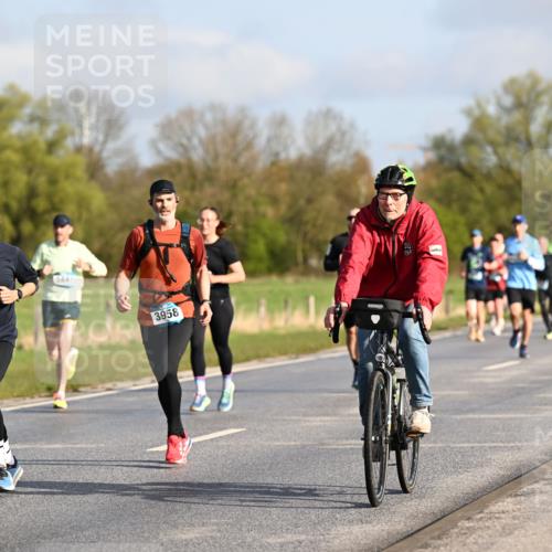 12.04.2026 - 45. Internationalen Wilhelmsburger Insellauf Dr. Thomas Lammeyer http://msf.ph/oto/9432008 12.04.2026 09:13:37 Laufen 3585, 3958 meine-sportfotos.de