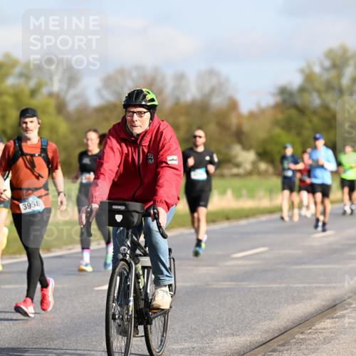 12.04.2026 - 45. Internationalen Wilhelmsburger Insellauf Dr. Thomas Lammeyer http://msf.ph/oto/9432012 12.04.2026 09:13:38 Laufen 3958 meine-sportfotos.de