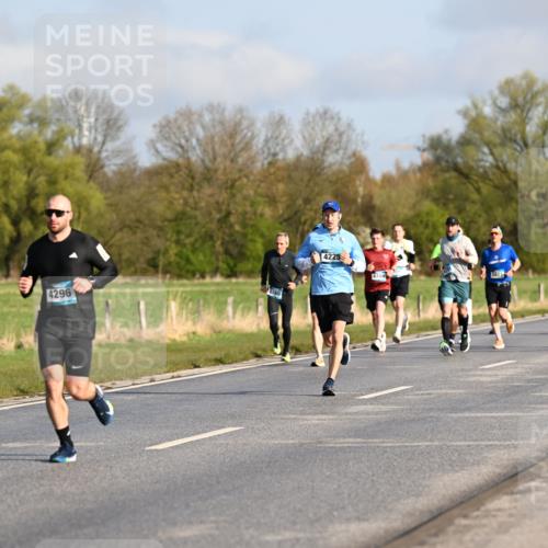 12.04.2026 - 45. Internationalen Wilhelmsburger Insellauf Dr. Thomas Lammeyer http://msf.ph/oto/9432028 12.04.2026 09:13:41 Laufen 4296, 2780, 4225, 4, 45, 5821, 480, 4340 meine-sportfotos.de