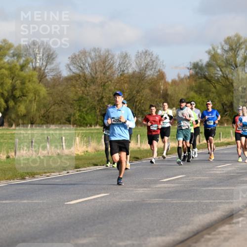 12.04.2026 - 45. Internationalen Wilhelmsburger Insellauf Dr. Thomas Lammeyer http://msf.ph/oto/9432034 12.04.2026 09:13:42 Laufen 4290, 4225, 511, 5821, 4748, 480, 4340, 5316 meine-sportfotos.de