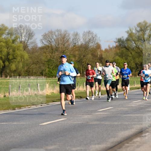 12.04.2026 - 45. Internationalen Wilhelmsburger Insellauf Dr. Thomas Lammeyer http://msf.ph/oto/9432036 12.04.2026 09:13:42 Laufen 4225, 4748, 511, 5291, 5821, 5316, 150 meine-sportfotos.de