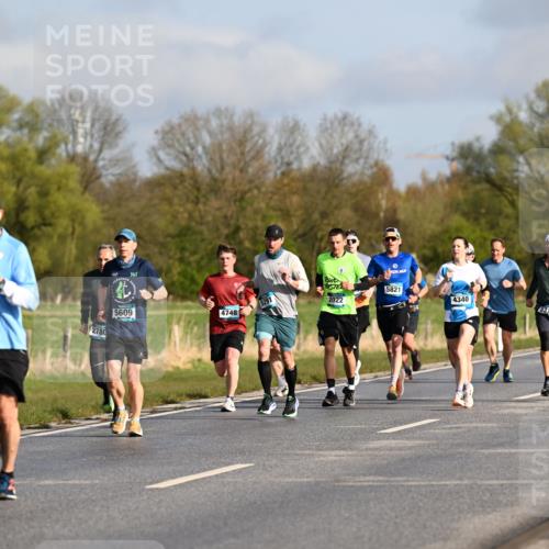 12.04.2026 - 45. Internationalen Wilhelmsburger Insellauf Dr. Thomas Lammeyer http://msf.ph/oto/9432041 12.04.2026 09:13:44 Laufen 4225, 2780, 361, 5609, 5291, 5821, 2022, 4748, 4340 meine-sportfotos.de