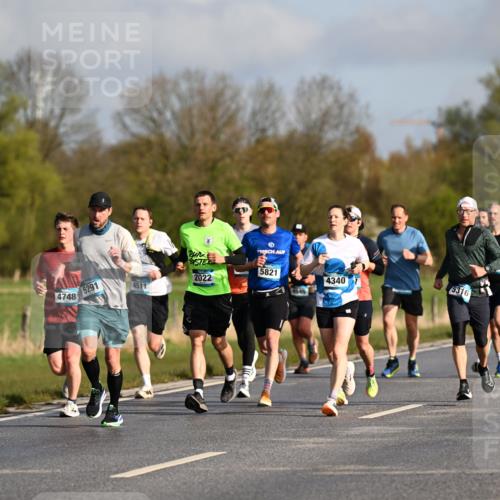 12.04.2026 - 45. Internationalen Wilhelmsburger Insellauf Dr. Thomas Lammeyer http://msf.ph/oto/9432050 12.04.2026 09:13:45 Laufen 561, 5609, 5291, 2022, 5821, 4511, 4748, 4340, 5316 meine-sportfotos.de