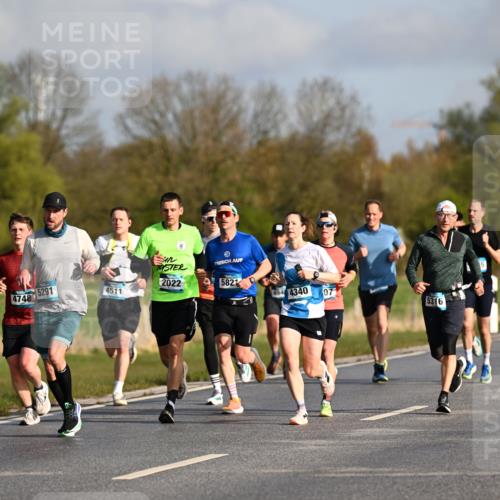 12.04.2026 - 45. Internationalen Wilhelmsburger Insellauf Dr. Thomas Lammeyer http://msf.ph/oto/9432053 12.04.2026 09:13:46 Laufen 5291, 4748, 4511, 2022, 582, 444340, 07, 5316 meine-sportfotos.de