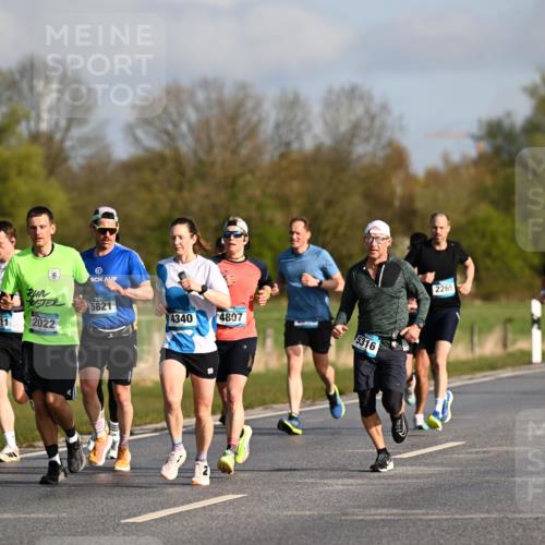 12.04.2026 - 45. Internationalen Wilhelmsburger Insellauf Dr. Thomas Lammeyer http://msf.ph/oto/9432057 12.04.2026 09:13:47 Laufen 5291, 5821, 4511, 2022, 4340, 4807, 5316, 2265 meine-sportfotos.de