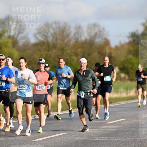 12.04.2026 - 45. Internationalen Wilhelmsburger Insellauf Dr. Thomas Lammeyer http://msf.ph/oto/9432061 12.04.2026 09:13:48 Laufen 821, 4340, 4807, 5316, 2022, 2265 meine-sportfotos.de