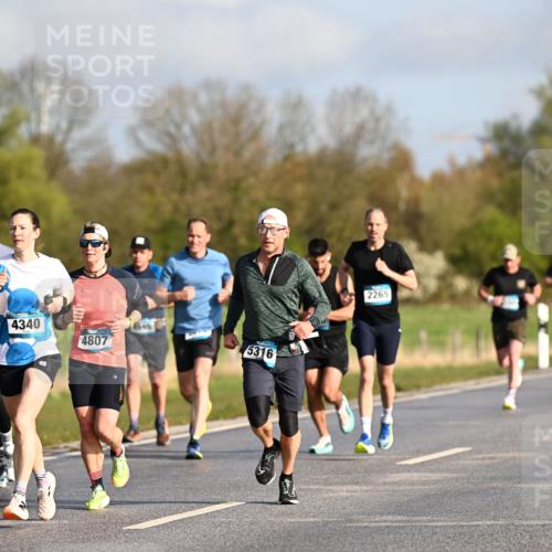 12.04.2026 - 45. Internationalen Wilhelmsburger Insellauf Dr. Thomas Lammeyer http://msf.ph/oto/9432064 12.04.2026 09:13:48 Laufen 821, 4340, 2022, 4807, 5316, 2265 meine-sportfotos.de