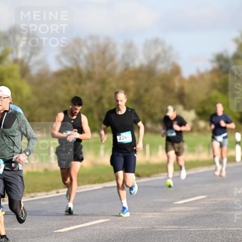 12.04.2026 - 45. Internationalen Wilhelmsburger Insellauf Dr. Thomas Lammeyer http://msf.ph/oto/9432074 12.04.2026 09:13:50 Laufen 5316, 2265 meine-sportfotos.de