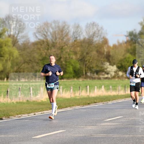 12.04.2026 - 45. Internationalen Wilhelmsburger Insellauf Dr. Thomas Lammeyer http://msf.ph/oto/9432100 12.04.2026 09:13:54 Laufen 5551, 2382, 114 meine-sportfotos.de
