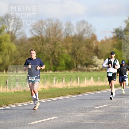 12.04.2026 - 45. Internationalen Wilhelmsburger Insellauf Dr. Thomas Lammeyer http://msf.ph/oto/9432104 12.04.2026 09:13:55 Laufen 5551, 2382, 3095 meine-sportfotos.de