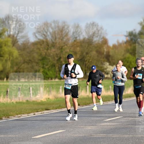 12.04.2026 - 45. Internationalen Wilhelmsburger Insellauf Dr. Thomas Lammeyer http://msf.ph/oto/9432116 12.04.2026 09:13:57 Laufen 2382, 3114, 95 meine-sportfotos.de