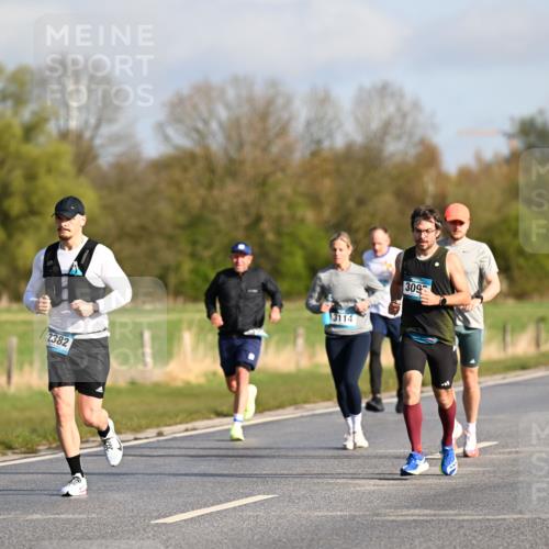 12.04.2026 - 45. Internationalen Wilhelmsburger Insellauf Dr. Thomas Lammeyer http://msf.ph/oto/9432125 12.04.2026 09:13:59 Laufen 2382, 3114, 309 meine-sportfotos.de