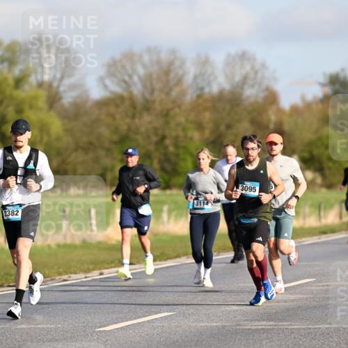12.04.2026 - 45. Internationalen Wilhelmsburger Insellauf Dr. Thomas Lammeyer http://msf.ph/oto/9432127 12.04.2026 09:13:59 Laufen 2382, 3114, 3095 meine-sportfotos.de
