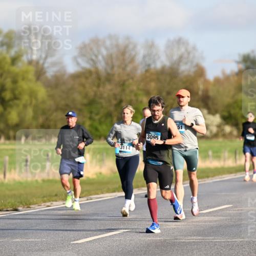 12.04.2026 - 45. Internationalen Wilhelmsburger Insellauf Dr. Thomas Lammeyer http://msf.ph/oto/9432130 12.04.2026 09:14:00 Laufen 2382, 3114, 3095, 51 meine-sportfotos.de