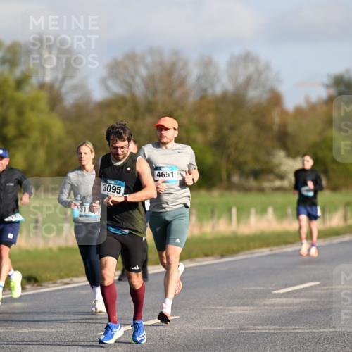 12.04.2026 - 45. Internationalen Wilhelmsburger Insellauf Dr. Thomas Lammeyer http://msf.ph/oto/9432138 12.04.2026 09:14:01 Laufen 3095, 4651 meine-sportfotos.de