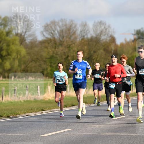 12.04.2026 - 45. Internationalen Wilhelmsburger Insellauf Dr. Thomas Lammeyer http://msf.ph/oto/9432178 12.04.2026 09:14:08 Laufen 3133, 3081, 5742, 2317, 3634, 4749 meine-sportfotos.de