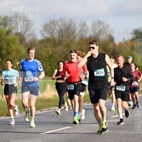 12.04.2026 - 45. Internationalen Wilhelmsburger Insellauf Dr. Thomas Lammeyer http://msf.ph/oto/9432187 12.04.2026 09:14:10 Laufen 5742, 3133, 2317, 3634, 4766, 4214, 4749 meine-sportfotos.de