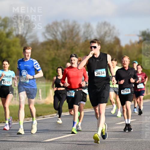 12.04.2026 - 45. Internationalen Wilhelmsburger Insellauf Dr. Thomas Lammeyer http://msf.ph/oto/9432188 12.04.2026 09:14:10 Laufen 21, 0975, 5742, 3133, 2317, 3634, 4766, 4214, 4749 meine-sportfotos.de