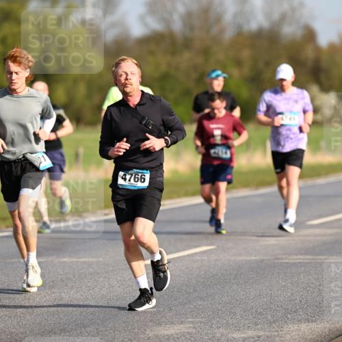 12.04.2026 - 45. Internationalen Wilhelmsburger Insellauf Dr. Thomas Lammeyer http://msf.ph/oto/9432201 12.04.2026 09:14:12 Laufen 4766, 6204 meine-sportfotos.de